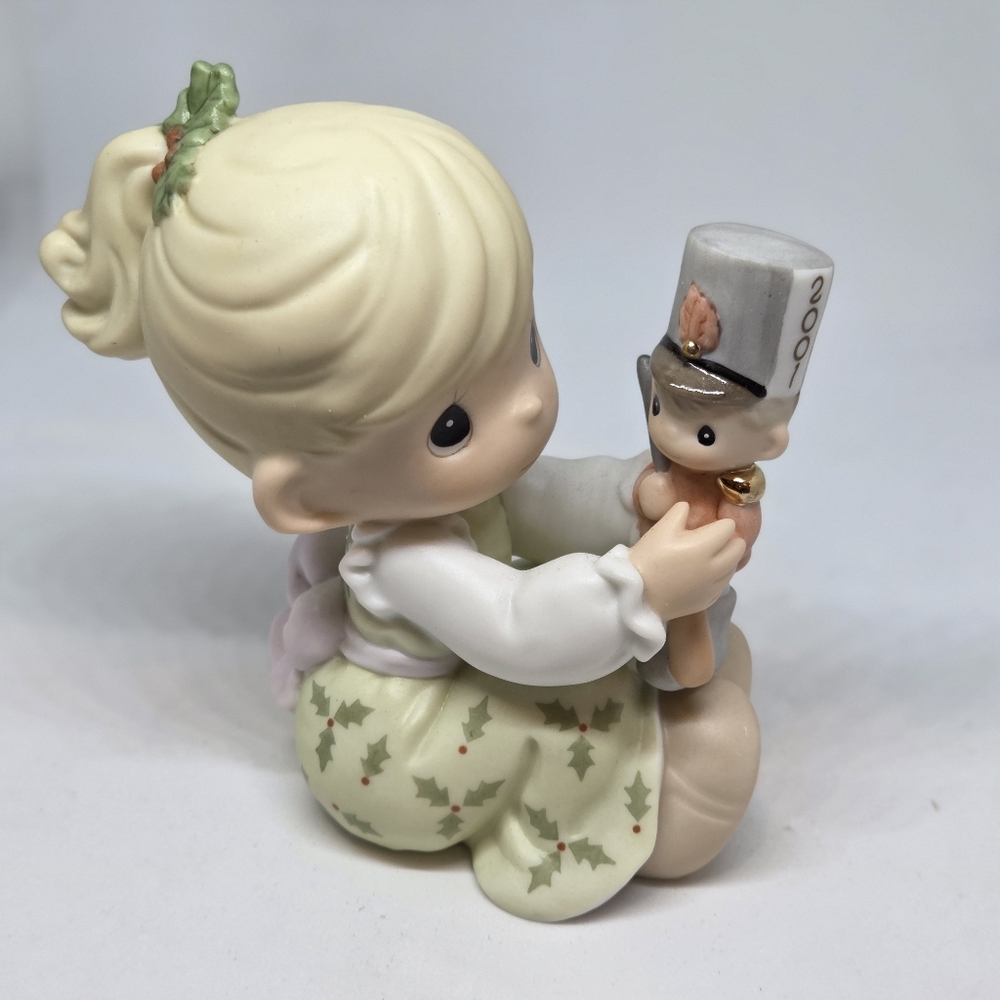 Precious Moments 2001  "May Your Christmas Begin With a Bang" Item #877433
